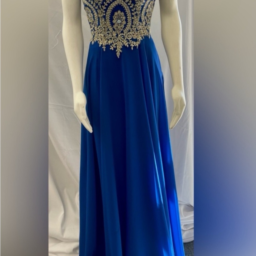 Elegant Blue Evening Gown
